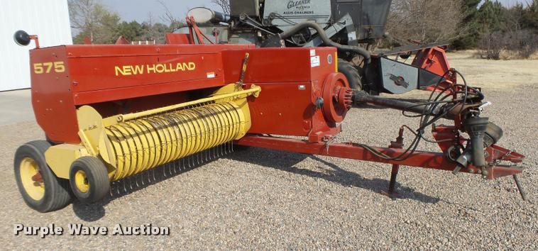 image for item DB1978 New Holland 575 square baler