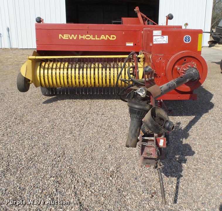image for item DB1978 New Holland 575 square baler
