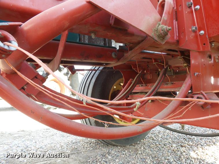 image for item DB1978 New Holland 575 square baler