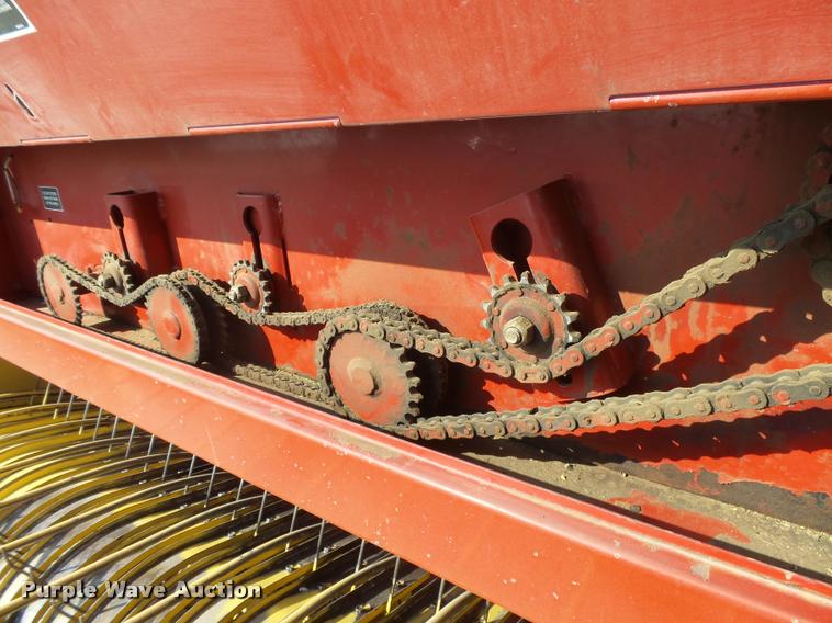 image for item DB1978 New Holland 575 square baler