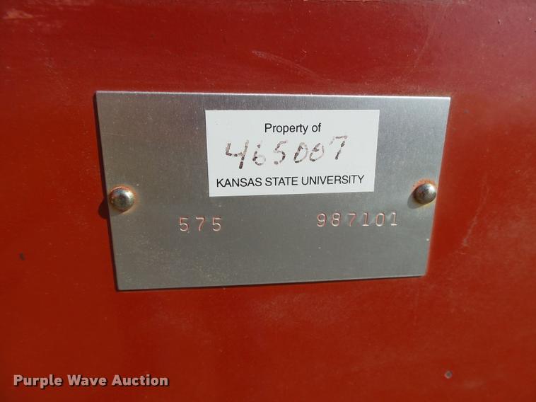 image for item DB1978 New Holland 575 square baler