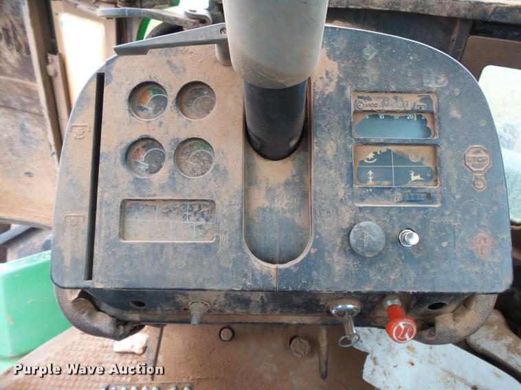 image for item DB1993 1983 John Deere 8650 4WD tractor