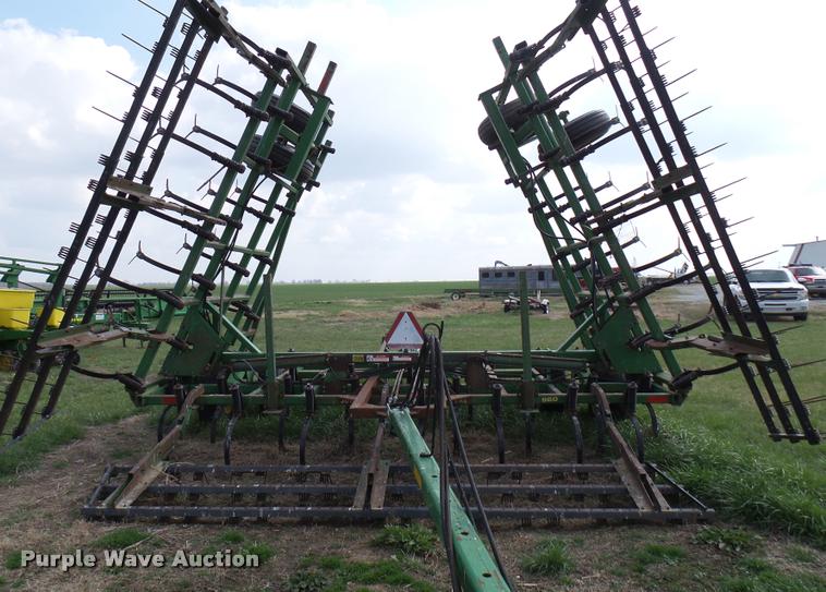image for item DB2498 John Deere 960 field cultivator