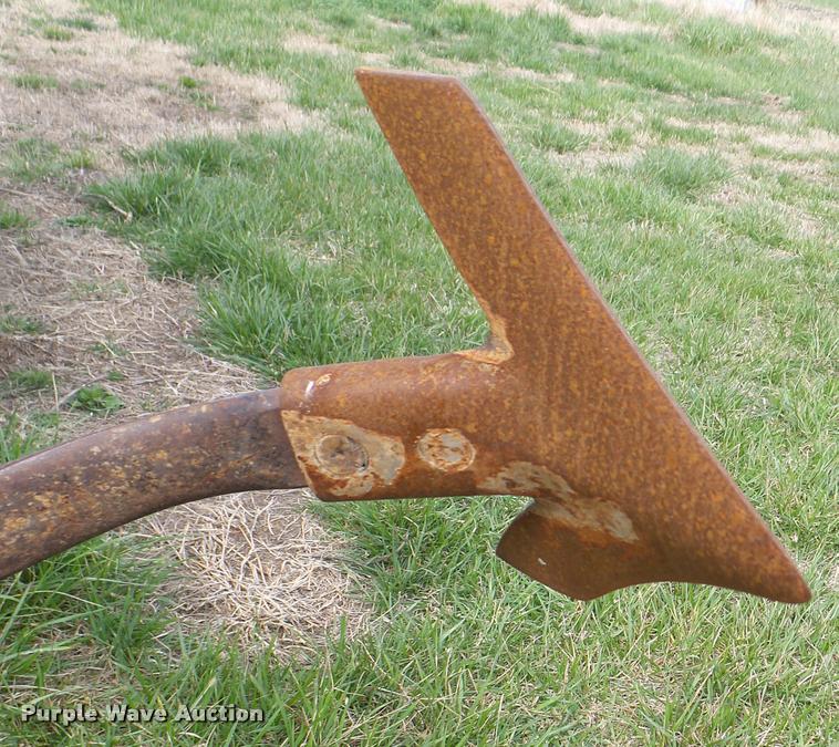 image for item DB2498 John Deere 960 field cultivator