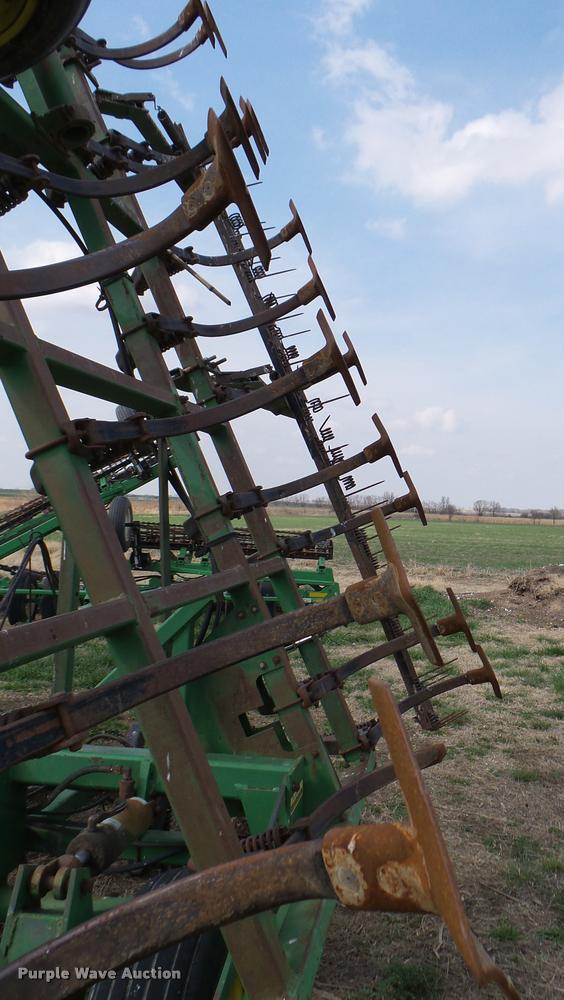 image for item DB2498 John Deere 960 field cultivator