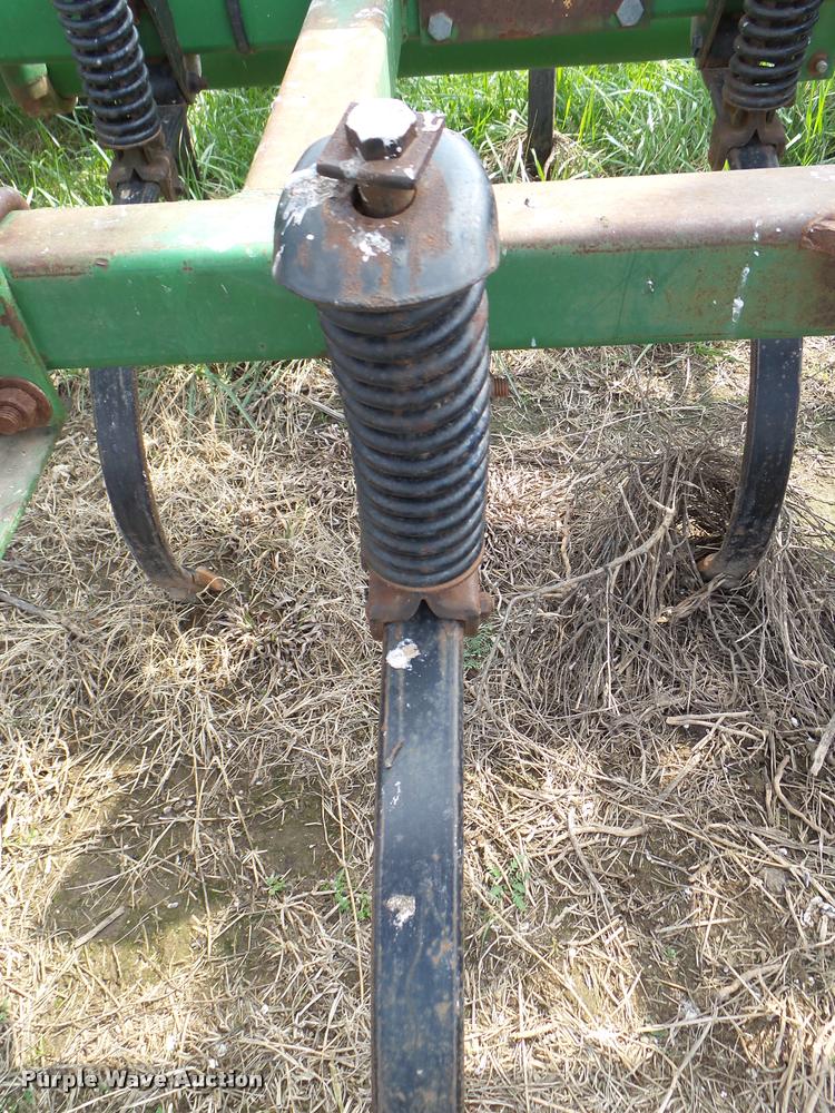 image for item DB2498 John Deere 960 field cultivator