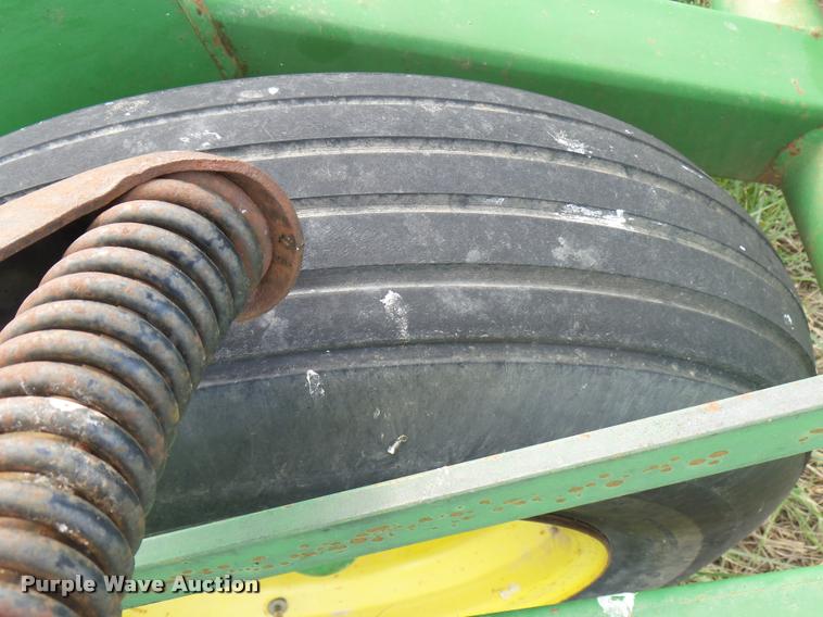 image for item DB2498 John Deere 960 field cultivator