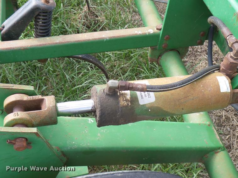 image for item DB2498 John Deere 960 field cultivator