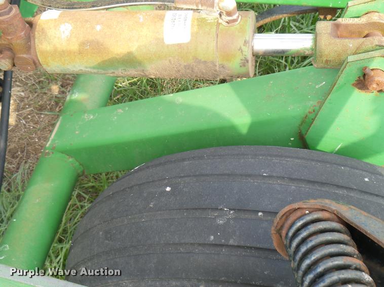 image for item DB2498 John Deere 960 field cultivator