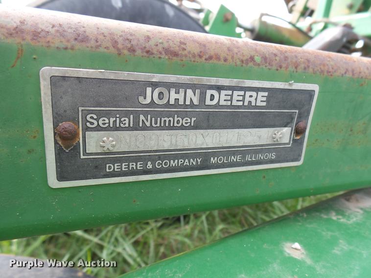 image for item DB2498 John Deere 960 field cultivator