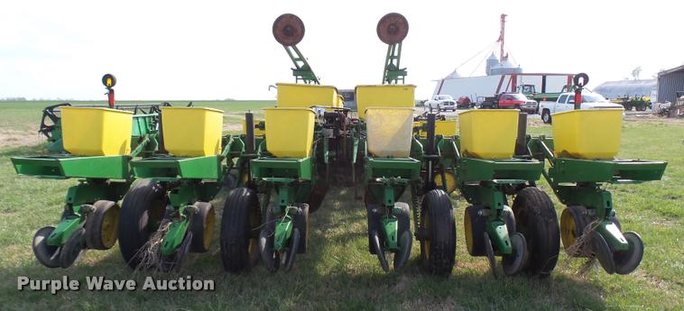 image for item DB2499 John Deere 7000 planter
