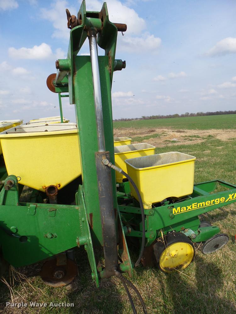 image for item DB2499 John Deere 7000 planter