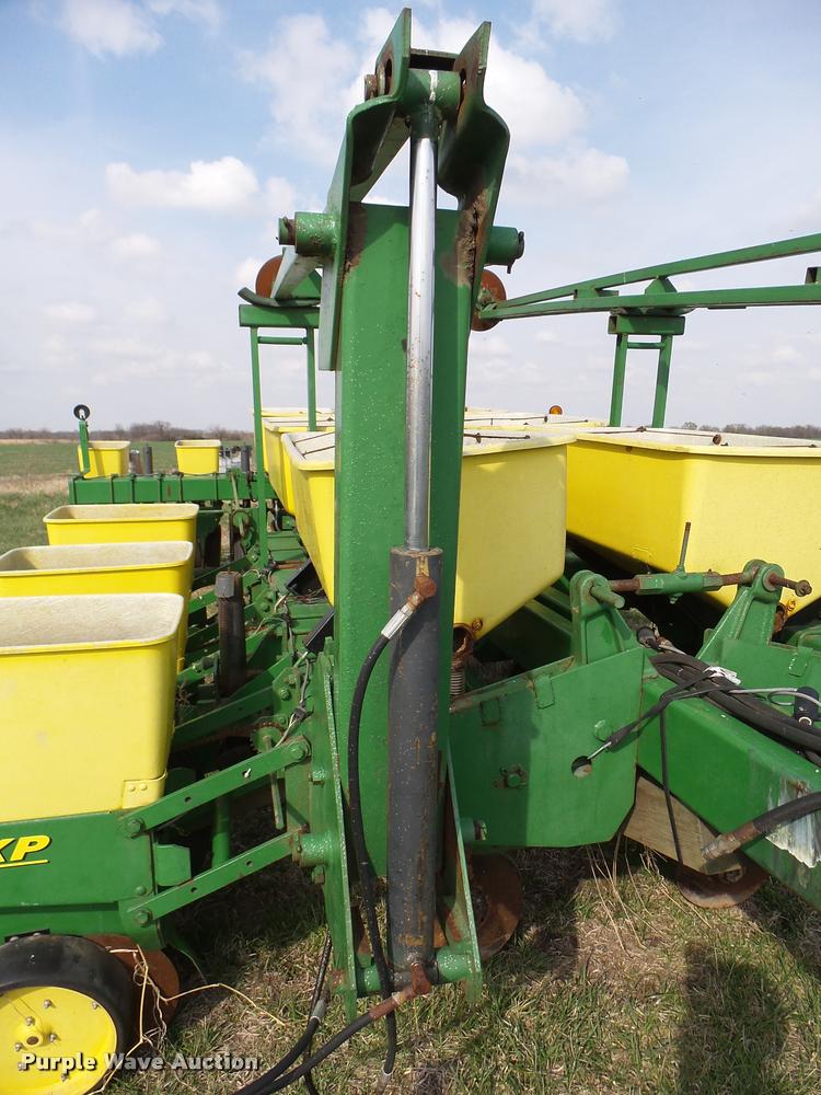 image for item DB2499 John Deere 7000 planter