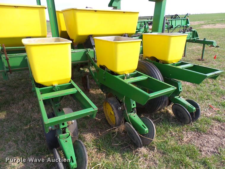 image for item DB2499 John Deere 7000 planter