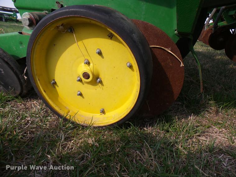 image for item DB2499 John Deere 7000 planter