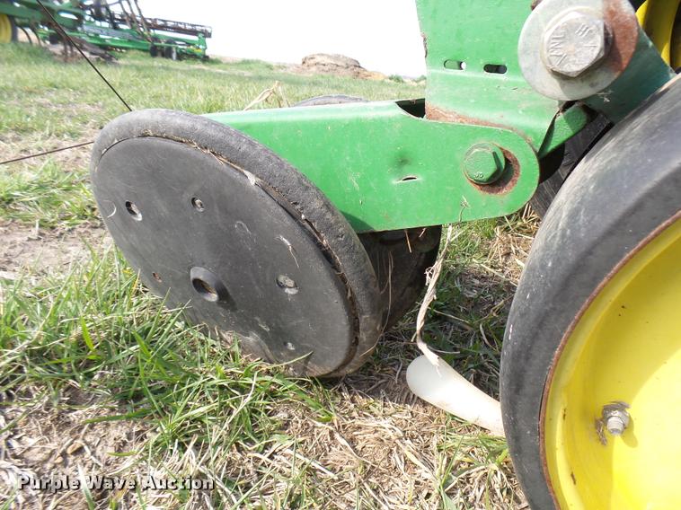 image for item DB2499 John Deere 7000 planter