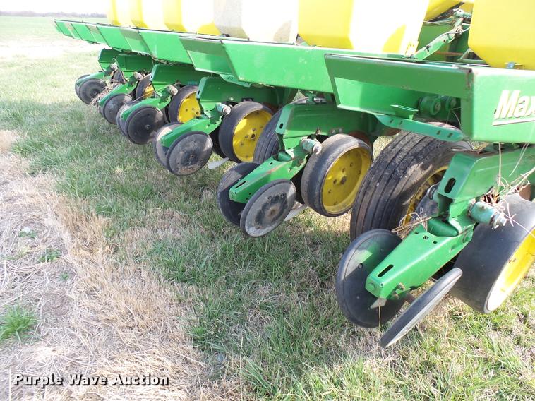 image for item DB2499 John Deere 7000 planter