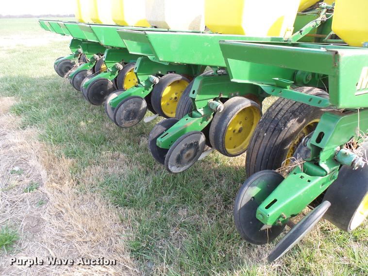 image for item DB2499 John Deere 7000 planter