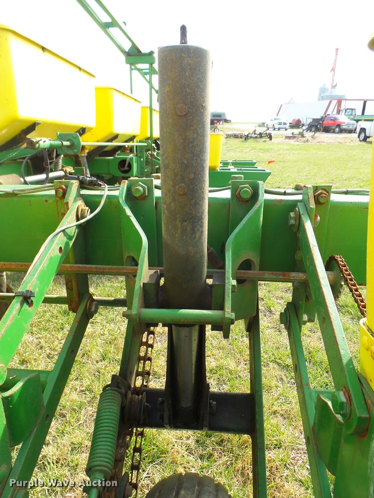 image for item DB2499 John Deere 7000 planter