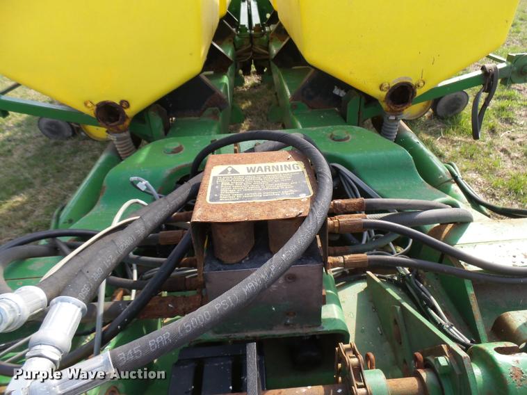 image for item DB2499 John Deere 7000 planter