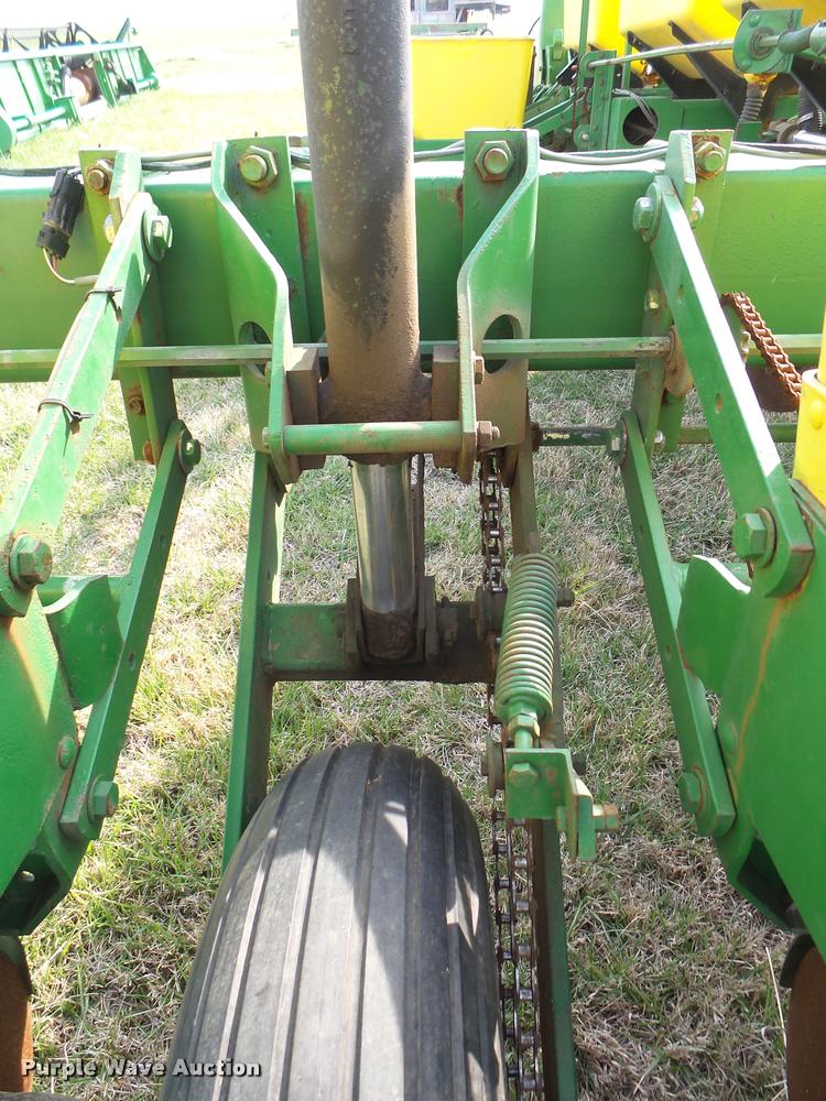 image for item DB2499 John Deere 7000 planter