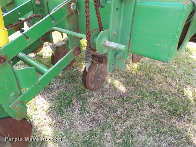 image for item DB2499 John Deere 7000 planter