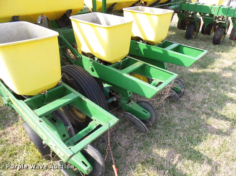 image for item DB2499 John Deere 7000 planter