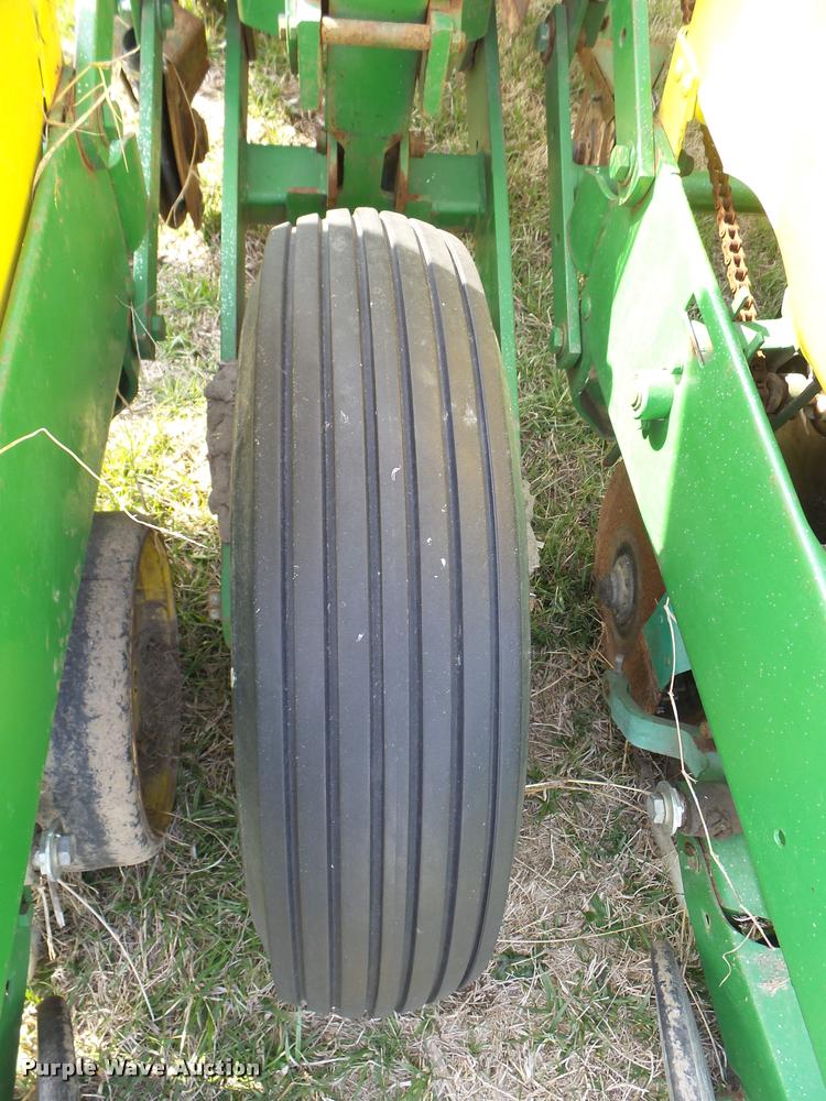 image for item DB2499 John Deere 7000 planter