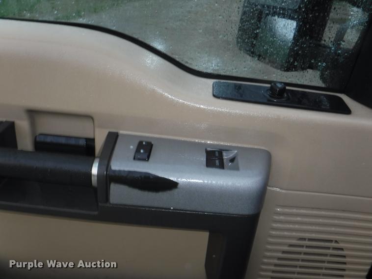 image for item DB3883 2013 Ford F450 Super Duty XLT flatbed pickup truck