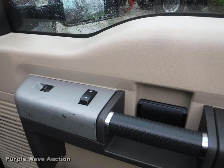 image for item DB3883 2013 Ford F450 Super Duty XLT flatbed pickup truck