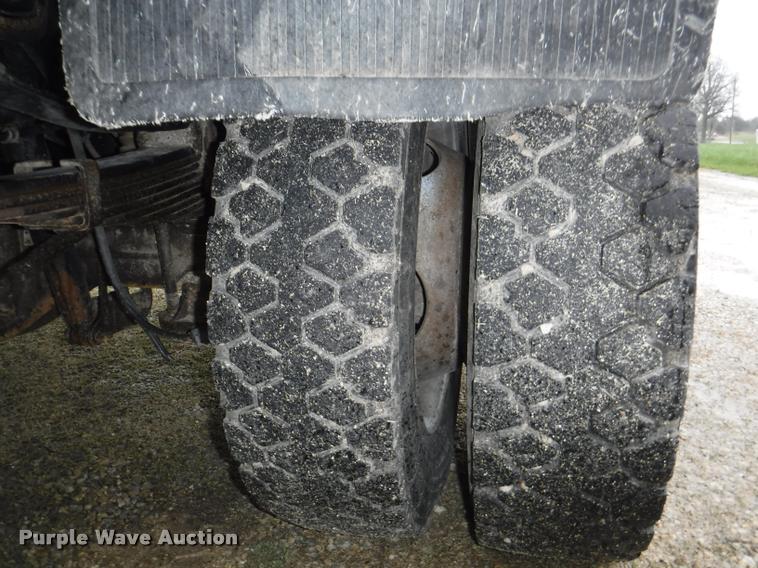 image for item DB3883 2013 Ford F450 Super Duty XLT flatbed pickup truck