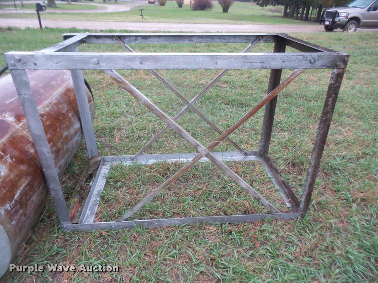 image for item DC9197 (2) fuel tanks