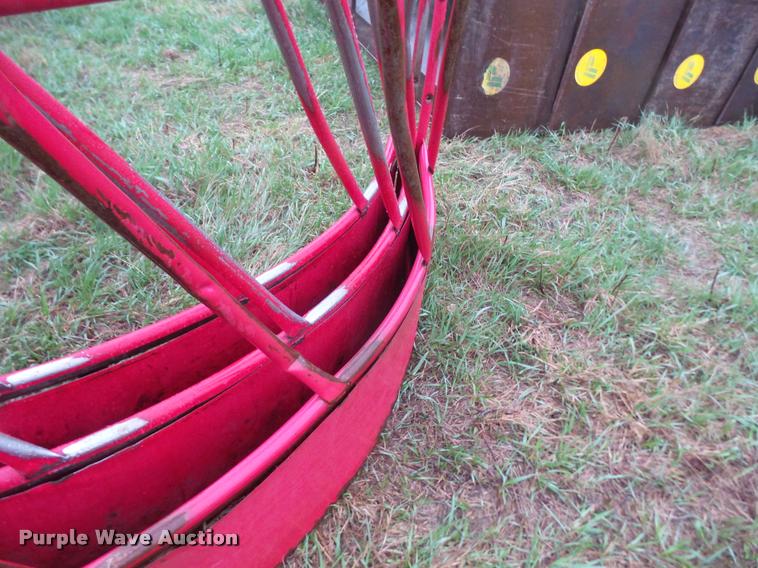 image for item DC9201 Round bale feeder