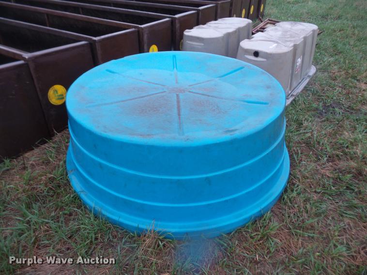 image for item DC9203 (3) water tanks