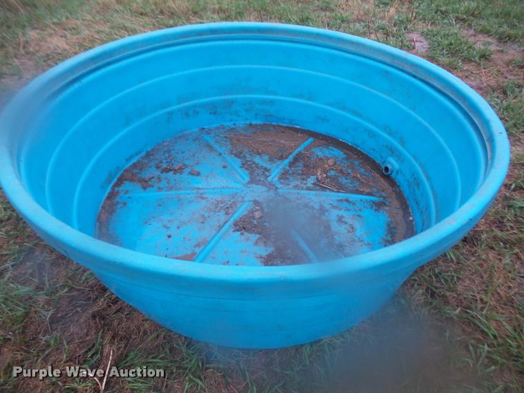 image for item DC9203 (3) water tanks