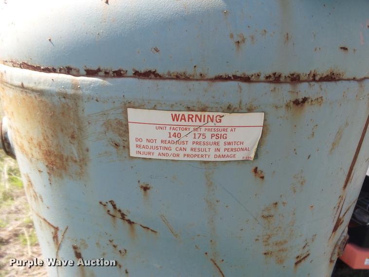 image for item DE9538 Champion air compressor