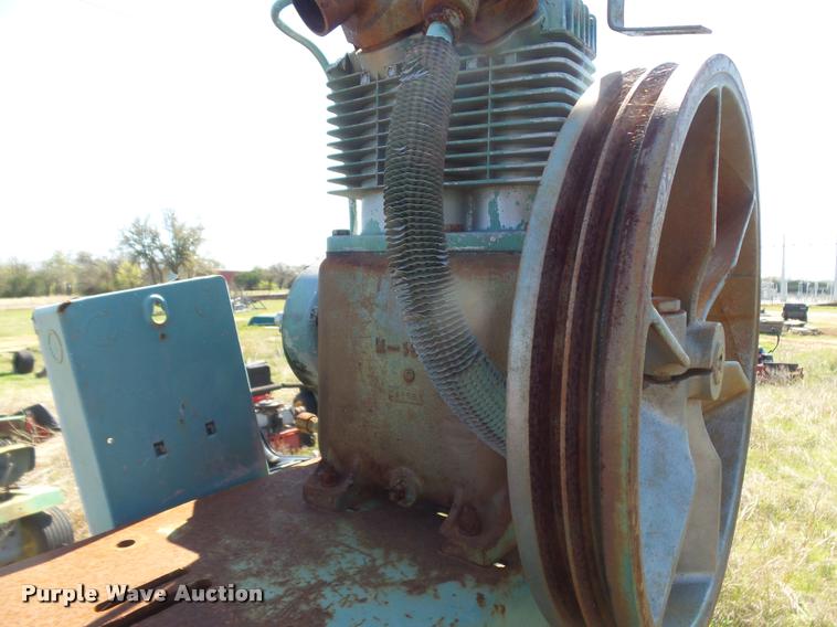 image for item DE9538 Champion air compressor