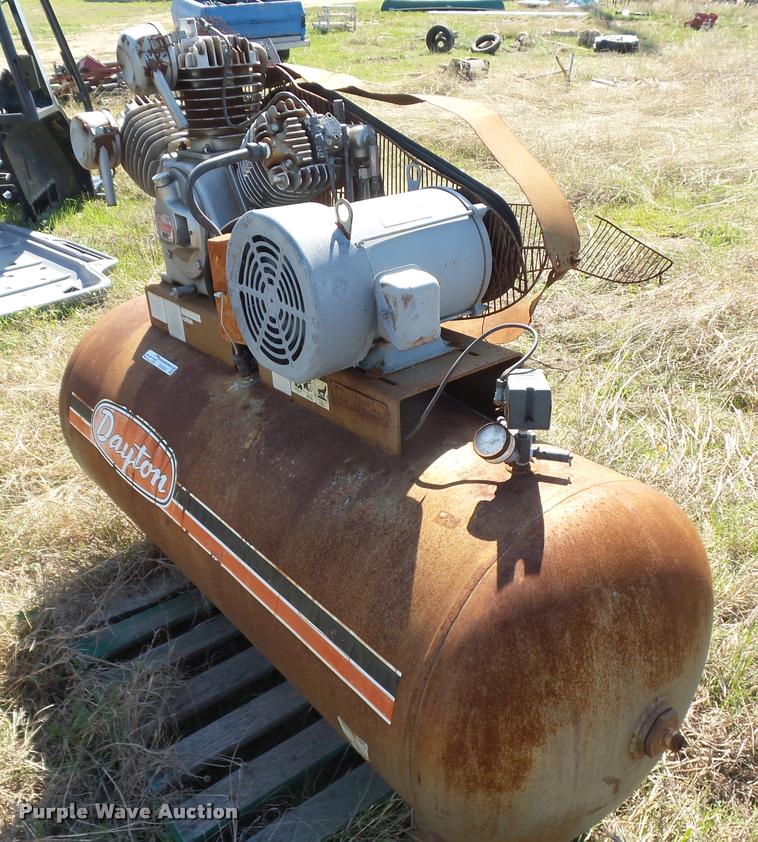image for item DE9539 Dayton air compressor
