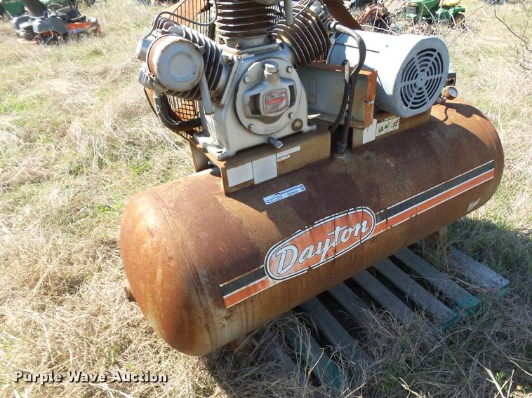 image for item DE9539 Dayton air compressor