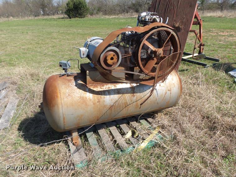 image for item DE9539 Dayton air compressor