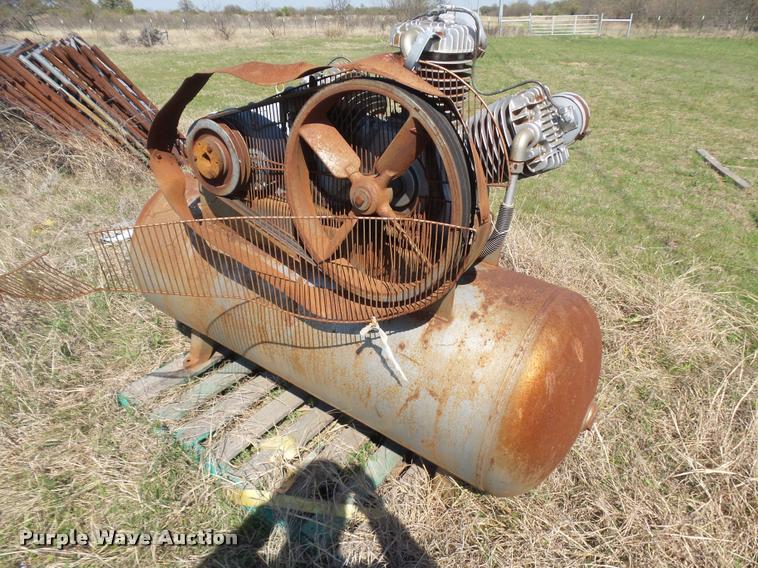 image for item DE9539 Dayton air compressor