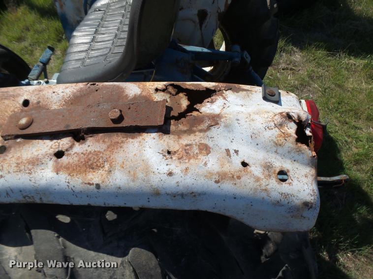 image for item DE9547 Ford F-1700 tractor