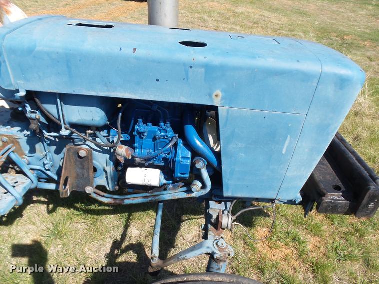 image for item DE9547 Ford F-1700 tractor