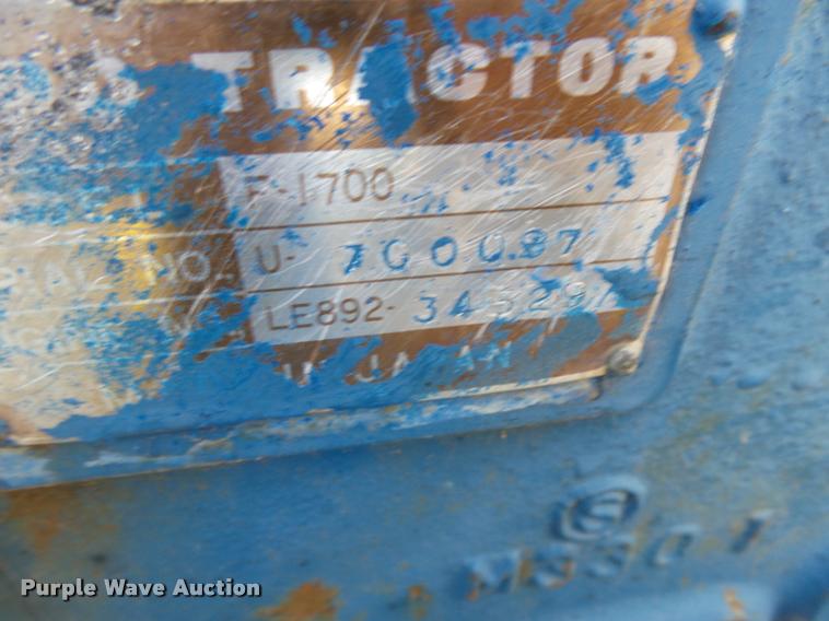 image for item DE9547 Ford F-1700 tractor