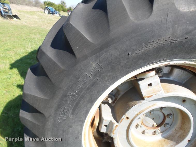 image for item DE9551 Massey-Ferguson 1085 tractor