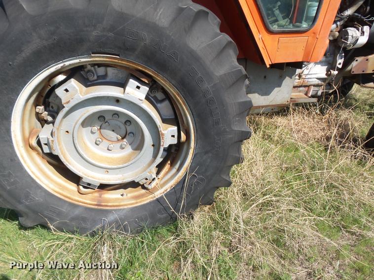 image for item DE9551 Massey-Ferguson 1085 tractor