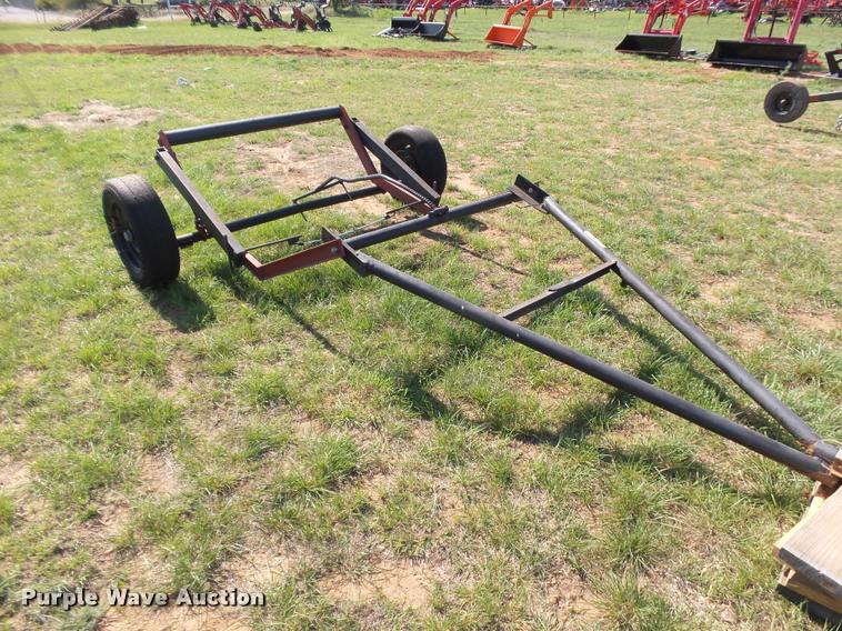image for item DE9567 Bale buggy