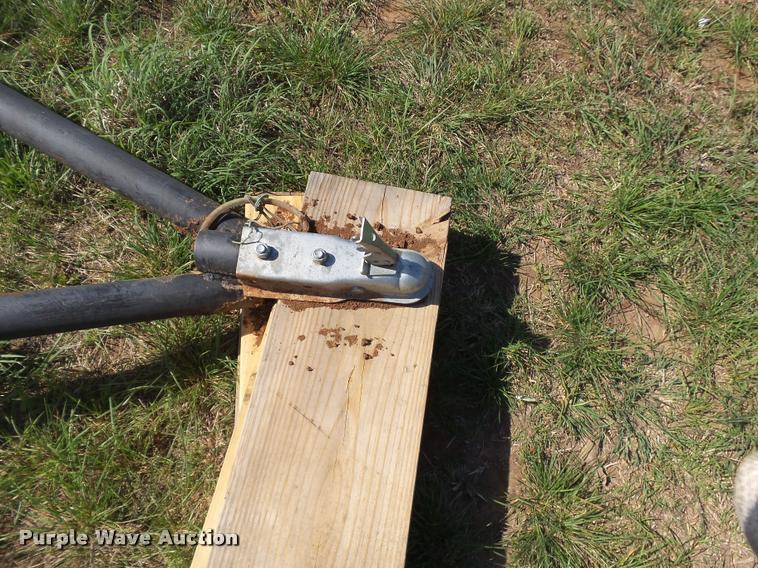 image for item DE9567 Bale buggy