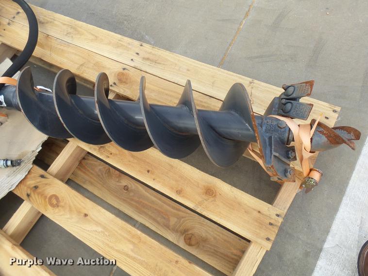 image for item DG9632 Kubota SA0 post hole auger