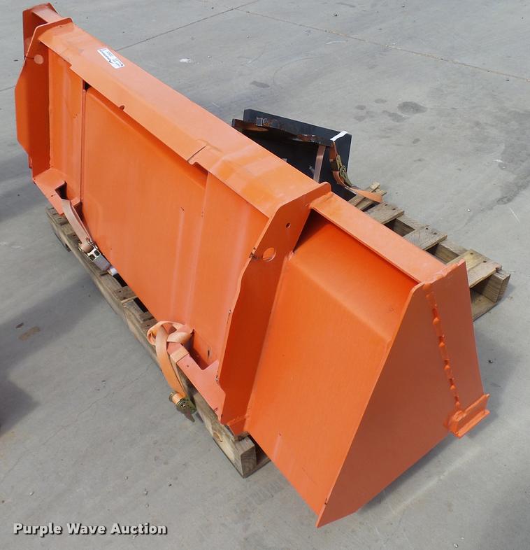 image for item DG9636 Kubota L2235A bucket